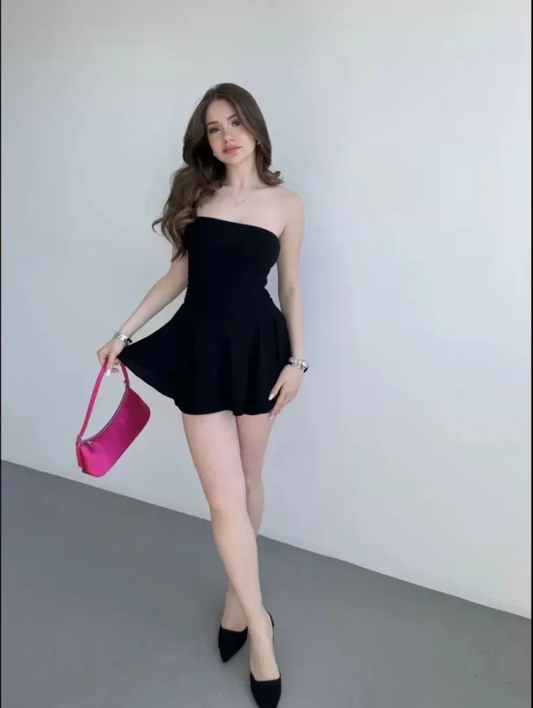 Straplez Mini Etek Görünümlü Şortlu Elbise Büzgülü Şık Yazlık - Siyah