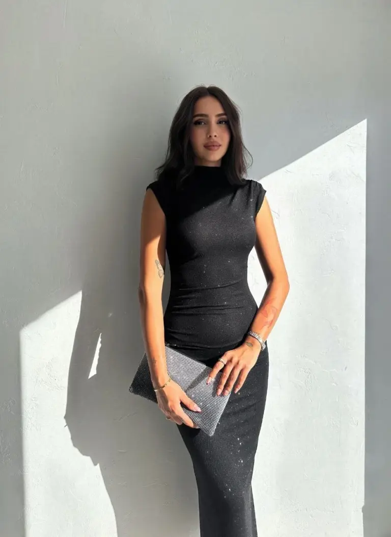 Likralı Simli Kumaş Yandan Yırtmaçlı Uzun Elbise Şık Kolsuz Abiye - Siyah