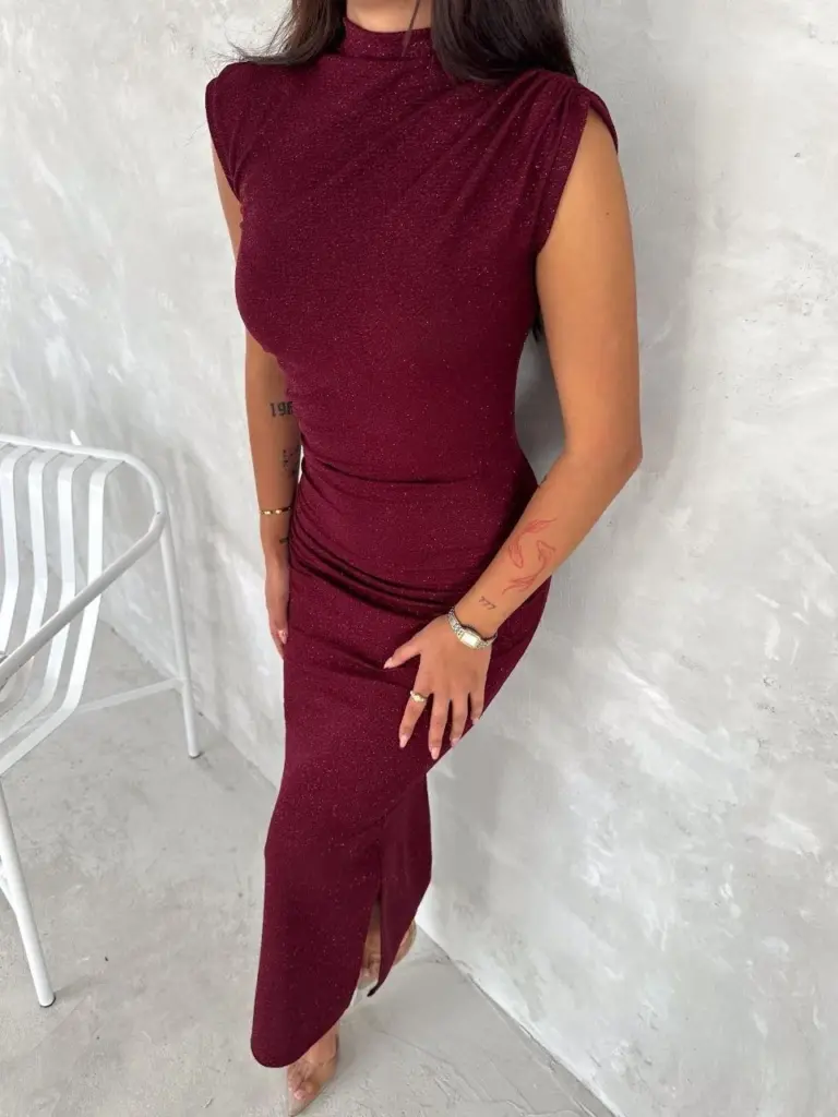 Likralı Simli Kumaş Yandan Yırtmaçlı Uzun Elbise Şık Kolsuz Abiye - Bordo