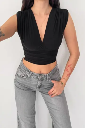Vatkalı Kolsuz V Yaka Drapeli Crop Bluz Likralı Fit - Siyah