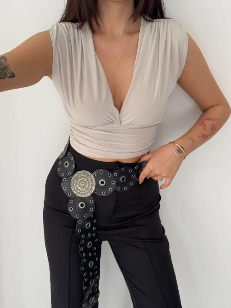 Vatkalı Kolsuz V Yaka Drapeli Crop Bluz Likralı Fit - Boyalı Gri