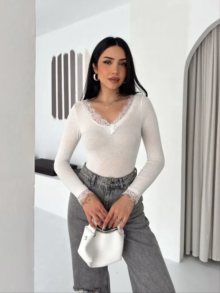 Dantel Detaylı V Yaka Arkası V Yaka Kaşmir Dokulu Uzun Kollu Bluz - Beyaz