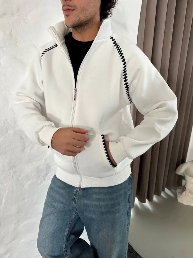 Oversize Dik Yaka Fermuarlı Sweatshirt - Zincir Nakışli Kanguru Cepli - Beyaz