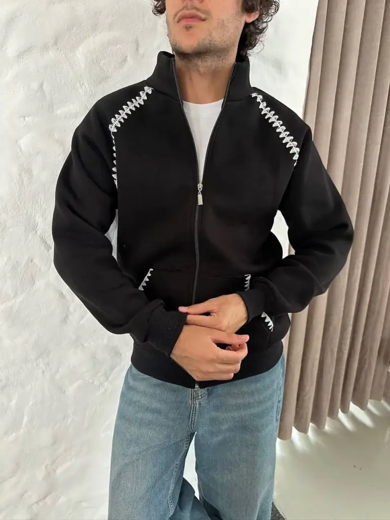 Oversize Dik Yaka Fermuarlı Sweatshirt - Zincir Nakışli Kanguru Cepli - Siyah