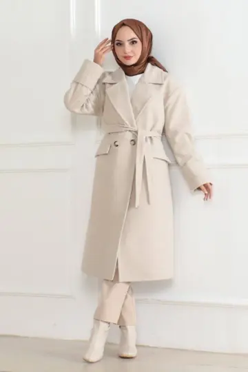 Kaşe Kaban Uzun Boy Kruvaze Yaka Kuşaklı Tesettür Kaşe Kaban Astarlı Yünlü - Bej