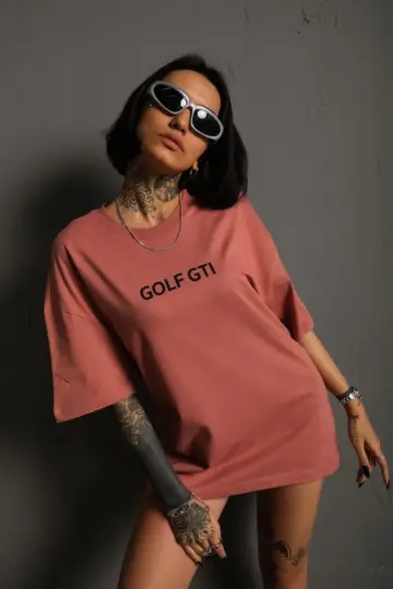 Oversize Tişört Golf GTI Retro Araba Baskılı T-shirt  - Gül Kurusu