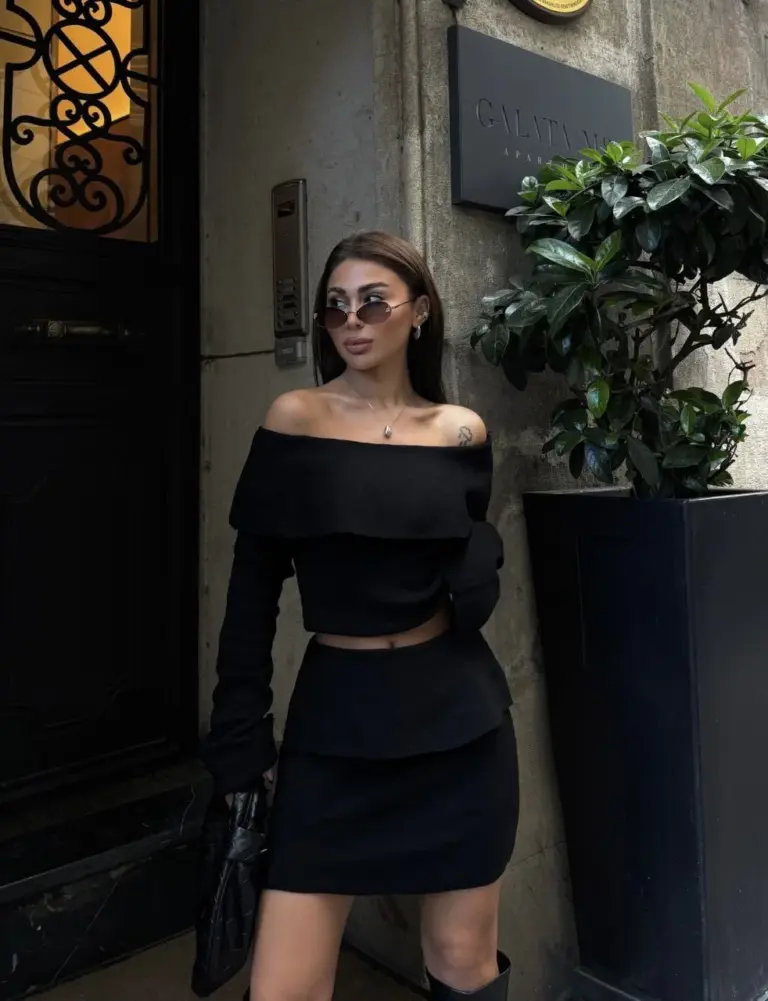 Carmen Yaka Croplu Mini Etekli ikili Alt-Üst Takım Triko - Siyah