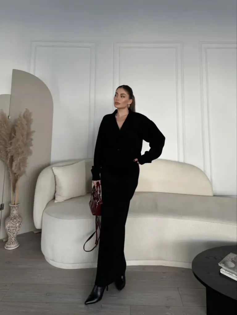 V Yaka 3 Düğmeli Hırka Triko İkili Alt-Üst Etekli Takım - Siyah